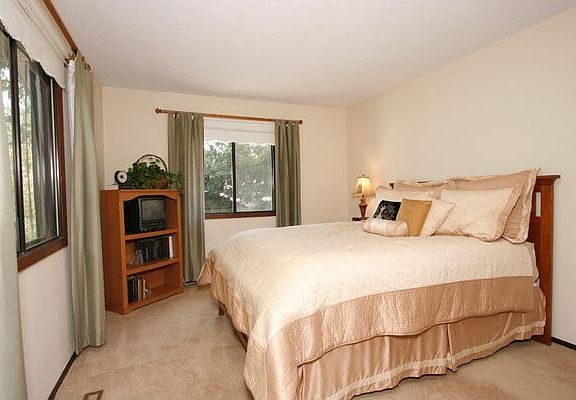 spacious master with lots of light and walk in closet