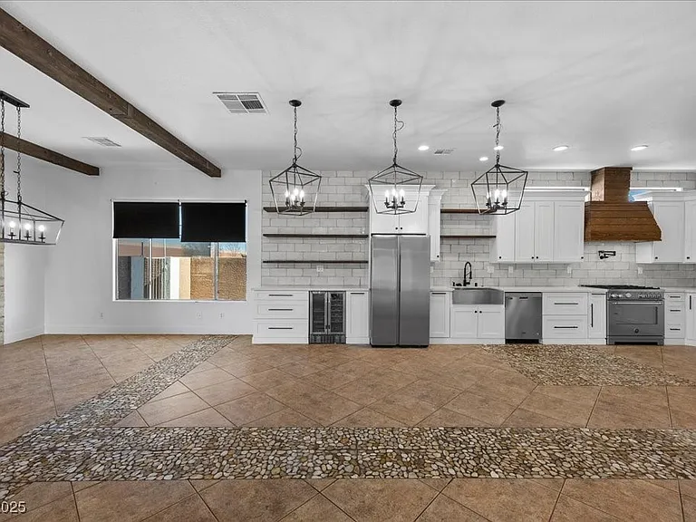 6332 Peggotty Ave — Photo 8