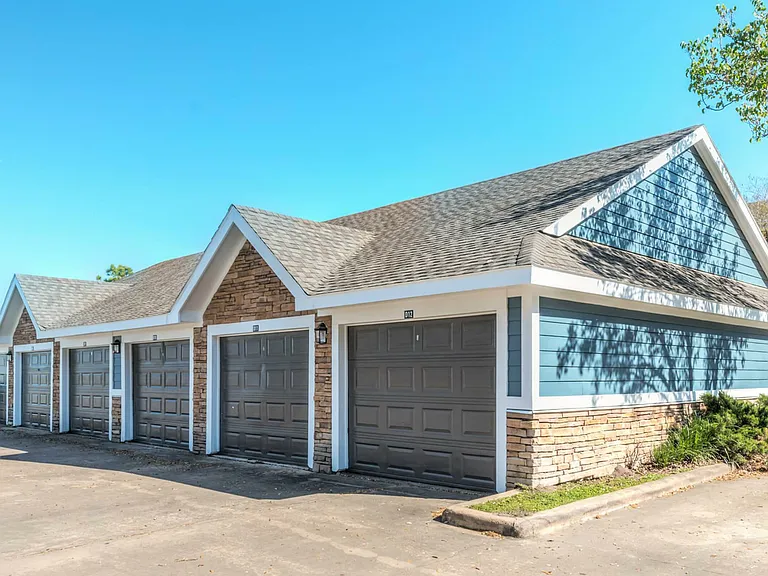 The Grayson at Baybrook — Photo 17