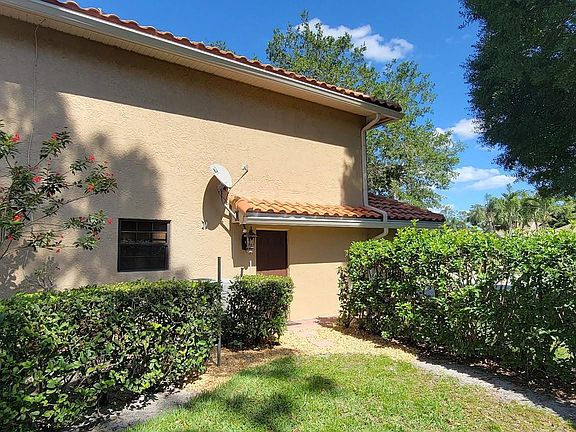 3rd image of 1335 SW Cottonwood Cove