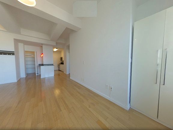 4th image of 99 John St APT 2401