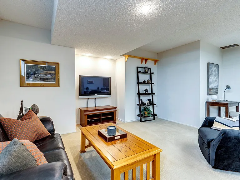 1035 Riverbend Dr SE #BASEMENT — Photo 11