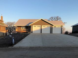 116 West Bay Road, Lake Park, IA 51347