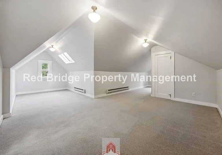 2619 NE Flanders St — Photo 25