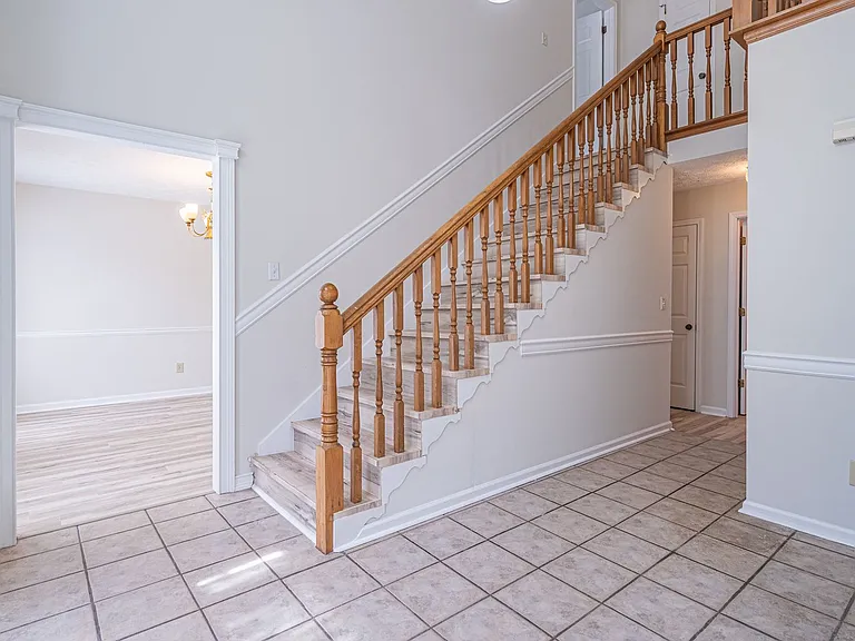 2402 Betsy Ct SW — Photo 5