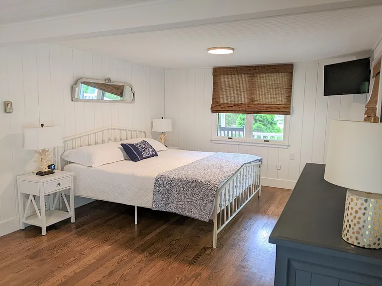 43 Scotts Landing Rd — Photo 9