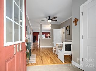 64 Foxden Dr UNIT 101, Fletcher, NC 28732
