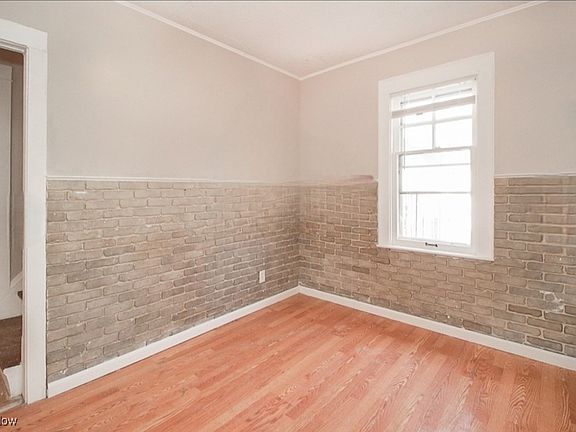 4th image of 3397 Beechwood Ave