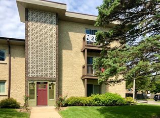 1130 N Wheeling Rd APT 3B, Mount Prospect, IL 60056