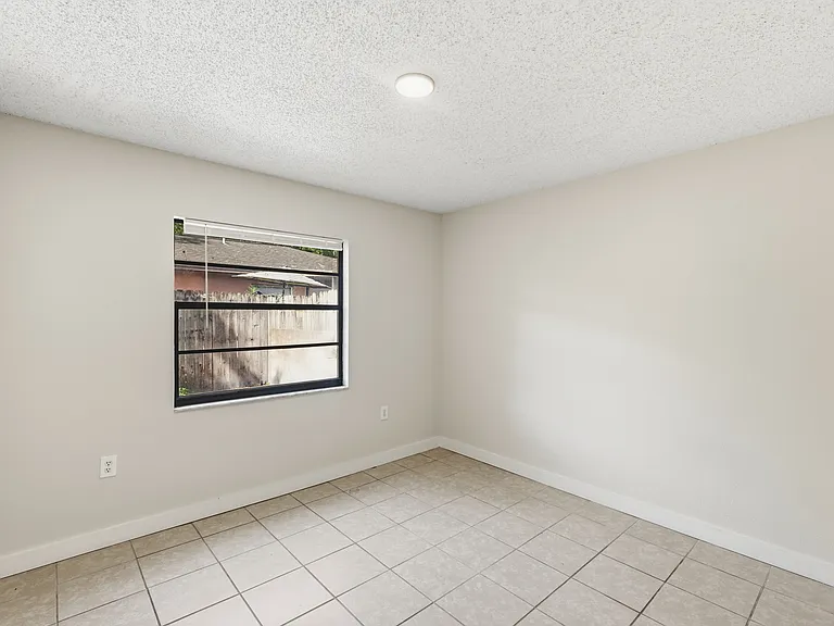 1725 Birchwood Cir #1 — Photo 6