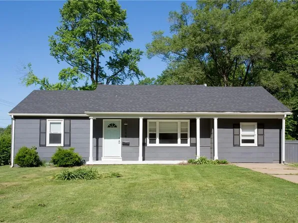 7048 Horton St, Overland Park, KS 66204