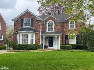 233 Kenwood Ct, Grosse Pointe Farms, MI 48236