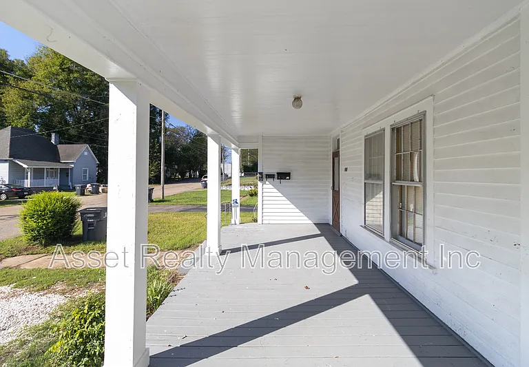 221 Hawthorne Ave #2 — Photo 6