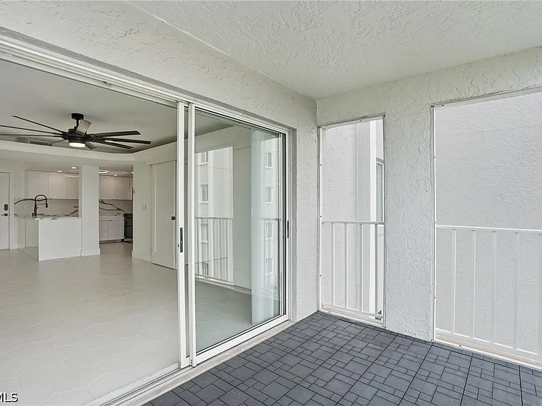 2885 Palm Beach Blvd #402 — Photo 16