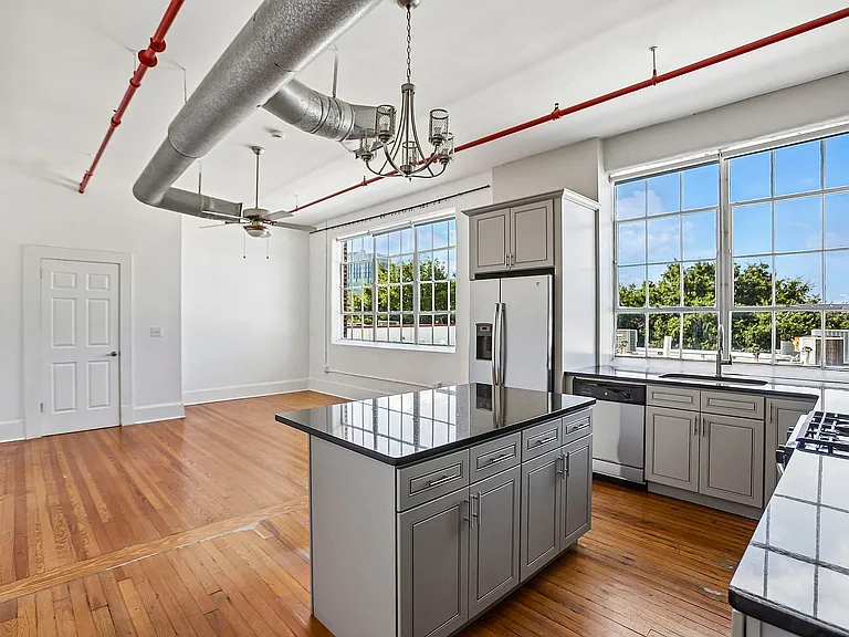 Hotel Roxy Lofts — Photo 17