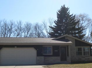 6413 W Leroy Ave, Greenfield, WI 53220