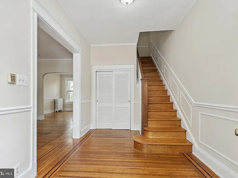 2237 Hall Pl NW — Photo 2