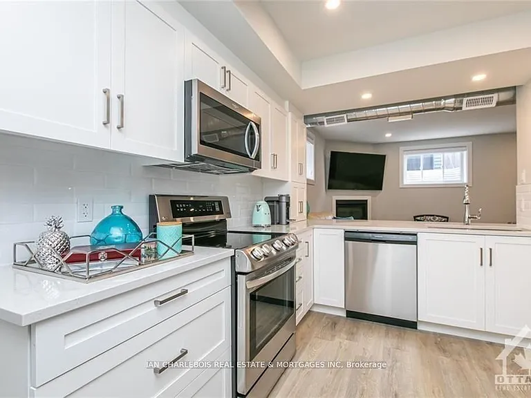 846 Rockson Cres #C — Photo 10