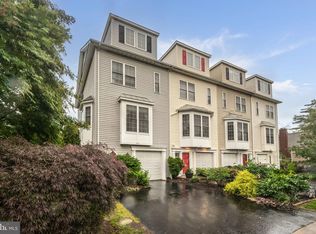 414 S Wayne St, Arlington, VA 22204