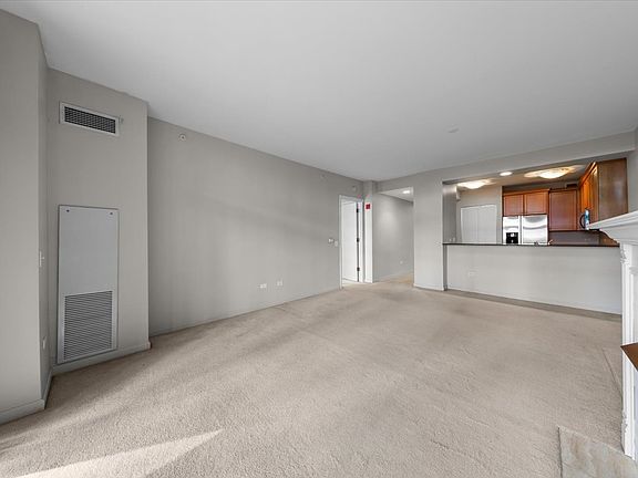 5th image of 530 N Dusable Lake Shore Dr #902