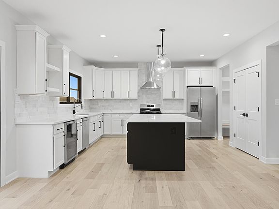 5th image of 5925 W 135th Pl