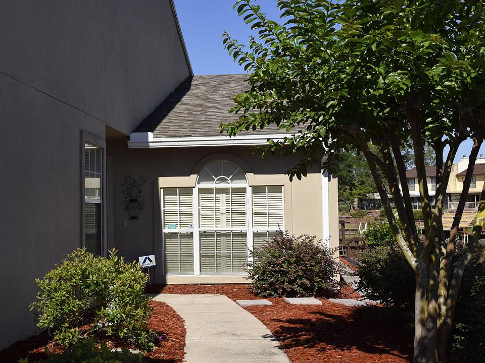 1st image of 75 Fox Valley Dr