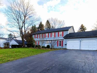 8 Whitecliff Dr, Pittsford, NY, 14534