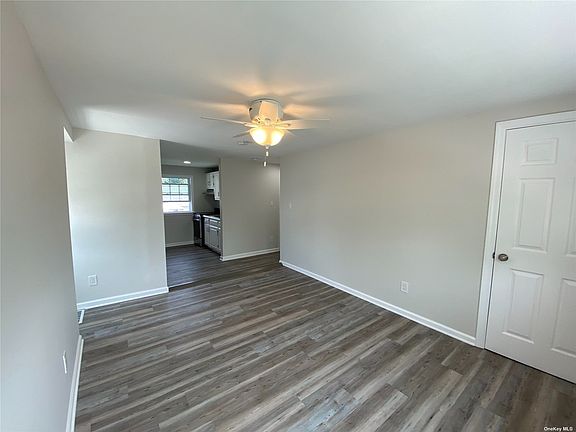 5th image of 21 Lloyd Ave