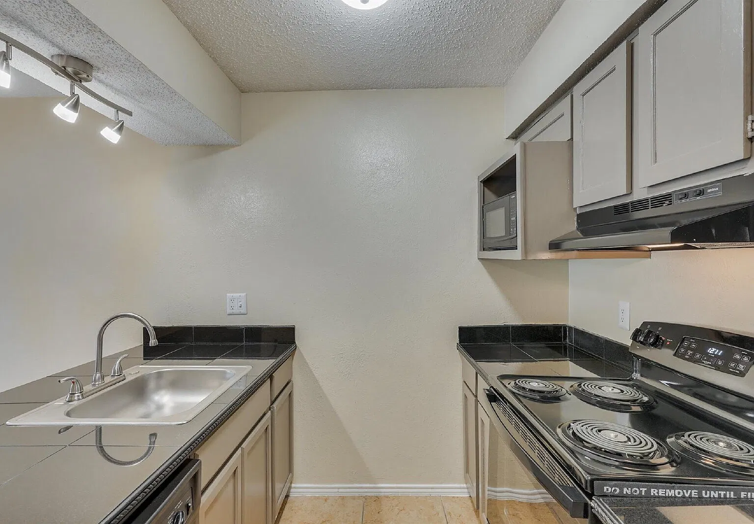9920 Forest Ln — Photo 3