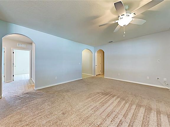 4th image of 2632 Summerglen Ln