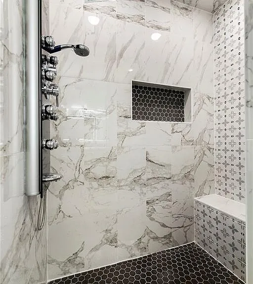 4413 S 88th St — Photo 36