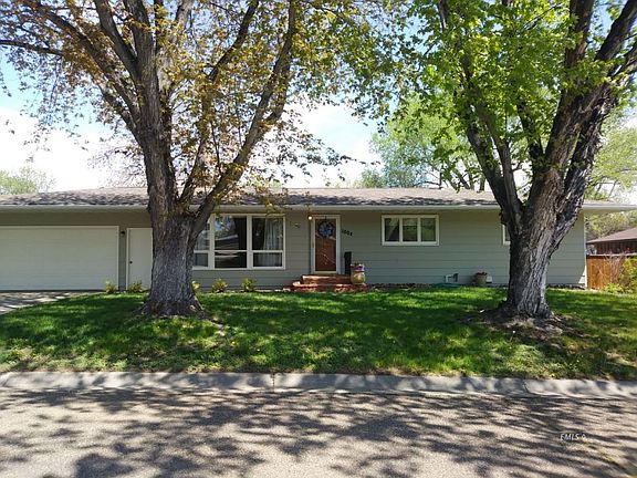 2nd image of 1004 Cottonwood Ln
