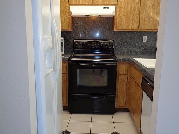 3rd image of 653 Yolo Ct