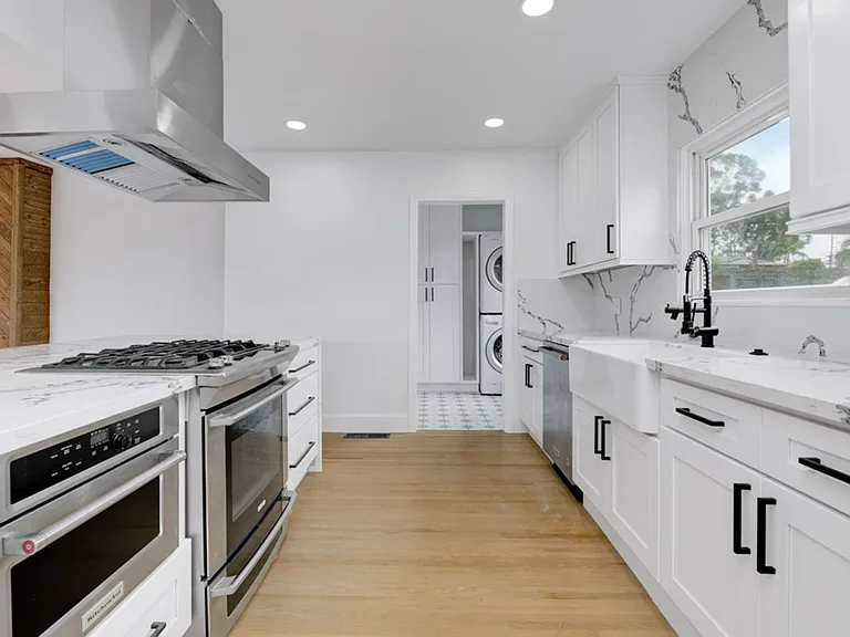 351 Eucalyptus Ave — Photo 3