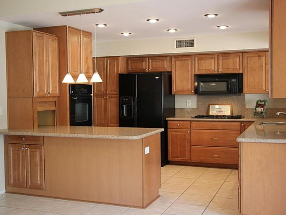 3rd image of 13512 W Whitewood Dr