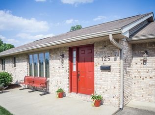 125 Sharan Dr, Brownstown, IN