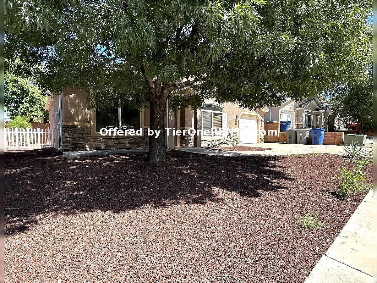 2 bed, 2.0 bath, 1078 sqft, $1,495 — Photo 2