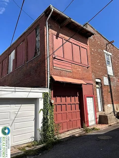322 N Franklin St