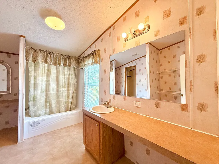 203 Lost Forest Rd — Photo 11