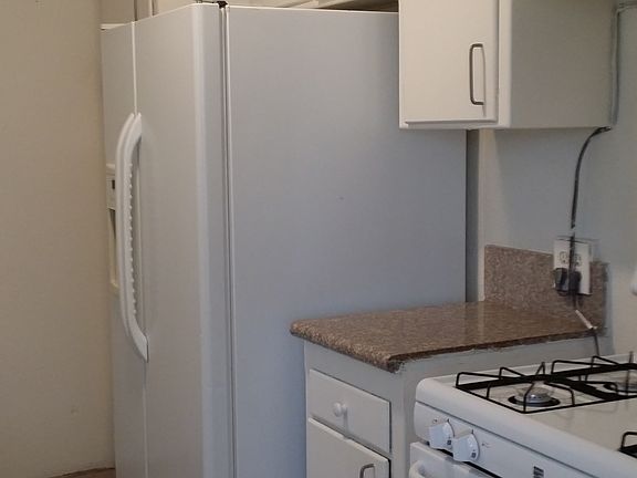 Fridge and stove included
