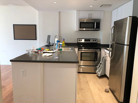 5th image of 293 Harvard St S #6