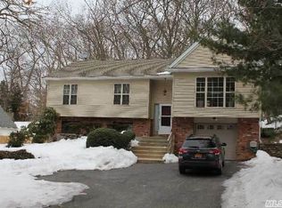 283 Kohr Rd, Kings Park, NY 11754