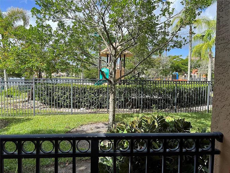4600 SW 160th Ave #619 — Photo 30