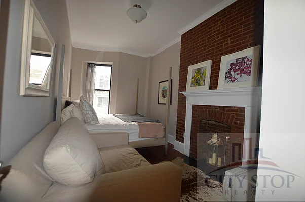 Rented by City Stop Realty | media 77