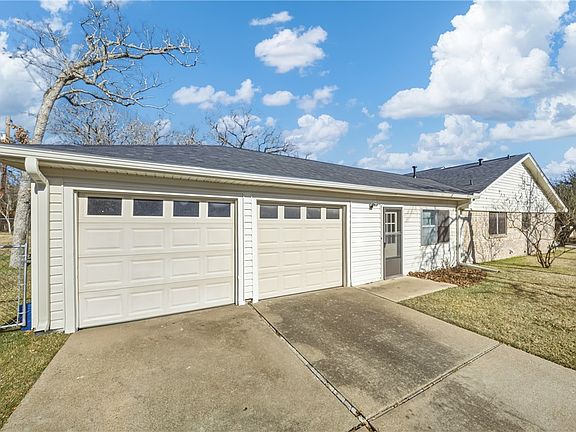4th image of 1401 Francis Dr