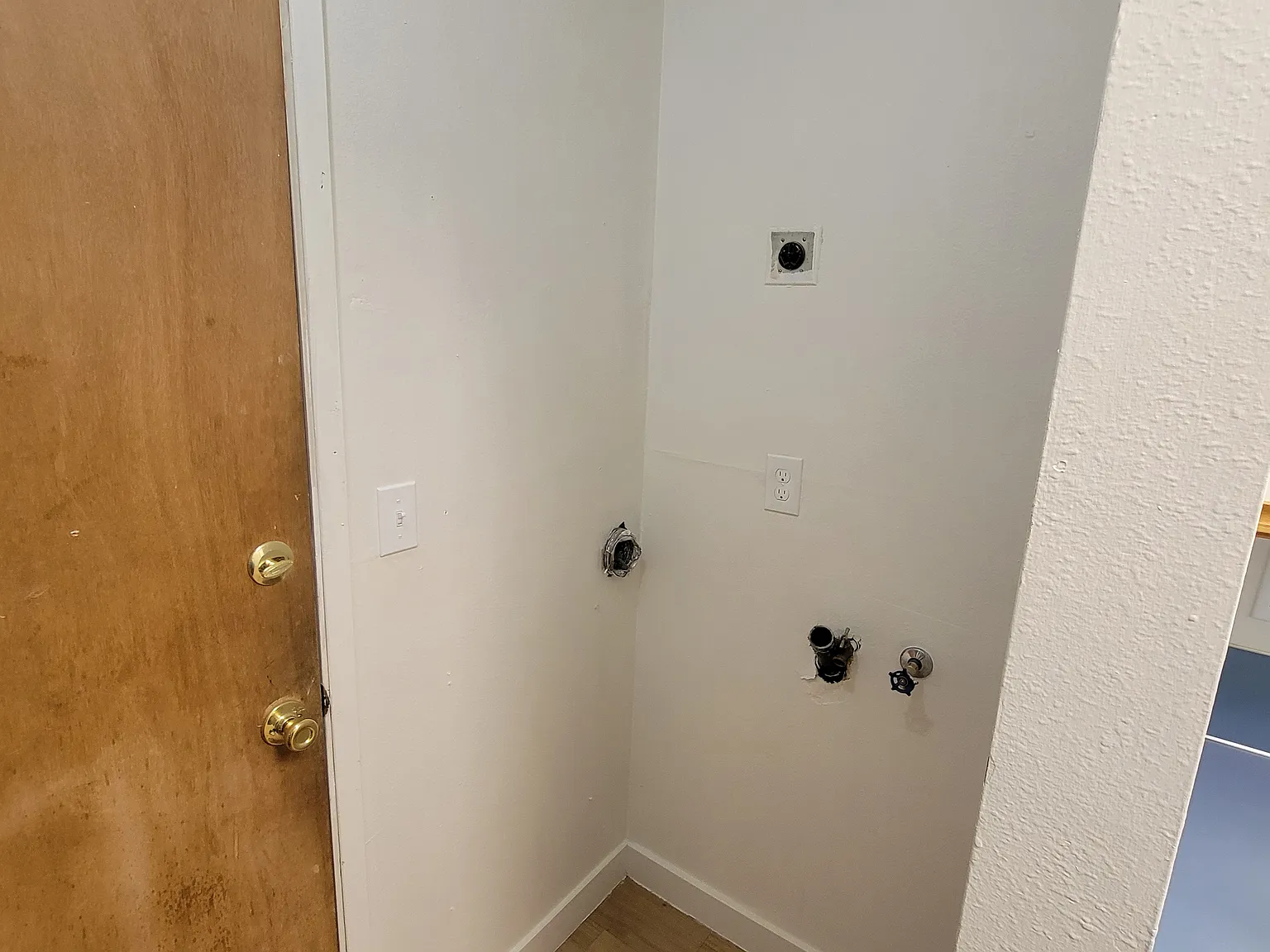 3 bed, 1.5 bath, 1100 sqft, $2,150 — Photo 4
