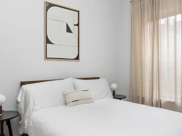 808 Lexington Avenue image 24 of 32