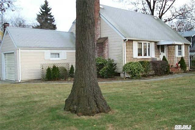 2nd image of 1027 Long Beach Rd