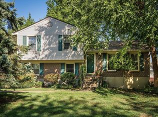 8711 McKenna Way, Louisville, KY 40291
