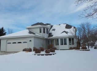 3311 Walnut Ln, Brookings, SD 57006